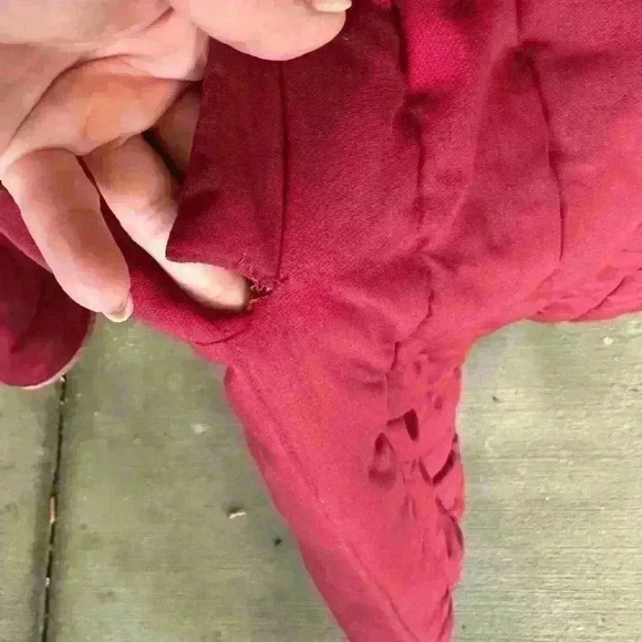 Vintage Fingerhut trench coat. Burgundy and tan. Size 12. Lined. Detachable hood - Picture 9 of 12